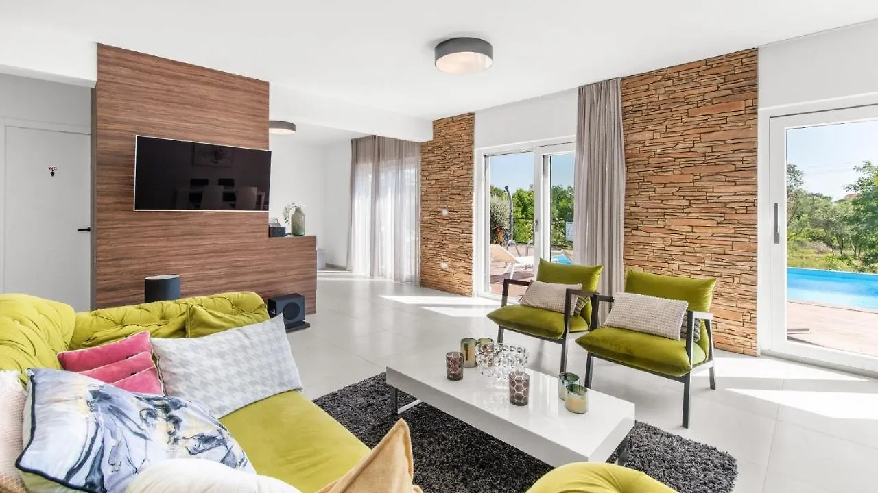 Villa Chic Valizza Konukevi