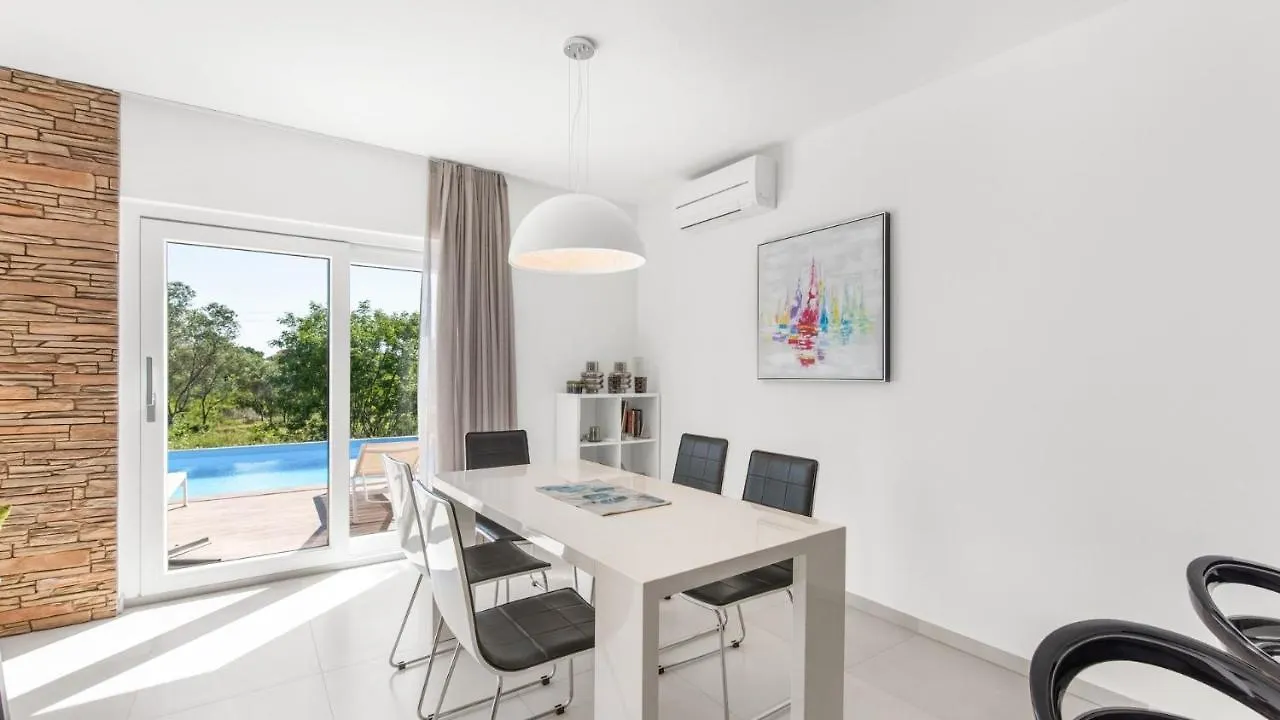 Villa Chic Valizza 0*,  Slovenya